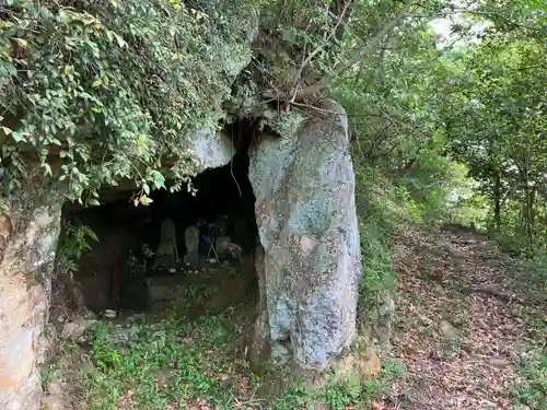 観音山石仏群の仏像