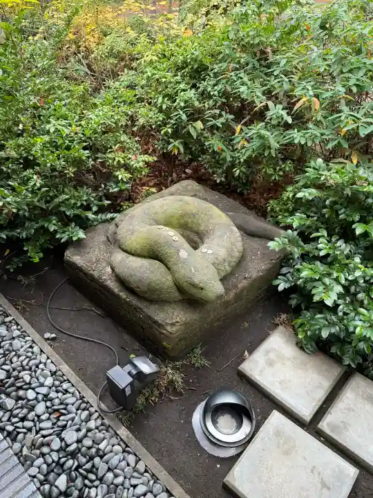 増上寺塔頭 三縁山 宝珠院の{uncategorized: "未分類", other: "その他", undefined: "問題あり", building: "その他建物", grave: "お墓", sacred_gate: "鳥居", guardian: "狛犬", statue: "像", buddha: "仏像", history: "歴史", nature: "自然", garden: "庭園", animal: "動物", pagoda: "塔", temizu: "手水舎", mountain_gate: "山門・神門", sanctuary: "本殿・本堂", subordinate: "末社・摂社", art: "芸術", scenery: "景色", jizo: "地蔵", ema: "絵馬", goshuin: "御朱印", omikuji: "おみくじ", items: "授与品その他", amulet: "お守り", goshuincho: "御朱印帳", eats: "食事", festival: "お祭り", votive_dance: "神楽", shichigosan: "七五三参", wedding: "結婚式", experience: "体験その他", initially: "初詣", around: "周辺", anti_infection: "感染症対策"}