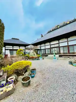 長興寺の{uncategorized: "未分類", other: "その他", undefined: "問題あり", building: "その他建物", grave: "お墓", sacred_gate: "鳥居", guardian: "狛犬", statue: "像", buddha: "仏像", history: "歴史", nature: "自然", garden: "庭園", animal: "動物", pagoda: "塔", temizu: "手水舎", mountain_gate: "山門・神門", sanctuary: "本殿・本堂", subordinate: "末社・摂社", art: "芸術", scenery: "景色", jizo: "地蔵", ema: "絵馬", goshuin: "御朱印", omikuji: "おみくじ", items: "授与品その他", amulet: "お守り", goshuincho: "御朱印帳", eats: "食事", festival: "お祭り", votive_dance: "神楽", shichigosan: "七五三参", wedding: "結婚式", experience: "体験その他", initially: "初詣", around: "周辺", anti_infection: "感染症対策"}