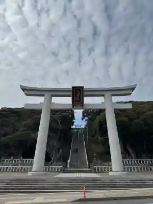 大洗磯前神社の{uncategorized: "未分類", other: "その他", undefined: "問題あり", building: "その他建物", grave: "お墓", sacred_gate: "鳥居", guardian: "狛犬", statue: "像", buddha: "仏像", history: "歴史", nature: "自然", garden: "庭園", animal: "動物", pagoda: "塔", temizu: "手水舎", mountain_gate: "山門・神門", sanctuary: "本殿・本堂", subordinate: "末社・摂社", art: "芸術", scenery: "景色", jizo: "地蔵", ema: "絵馬", goshuin: "御朱印", omikuji: "おみくじ", items: "授与品その他", amulet: "お守り", goshuincho: "御朱印帳", eats: "食事", festival: "お祭り", votive_dance: "神楽", shichigosan: "七五三参", wedding: "結婚式", experience: "体験その他", initially: "初詣", around: "周辺", anti_infection: "感染症対策"}