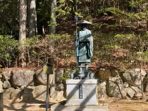 花山院菩提寺の{uncategorized: "未分類", other: "その他", undefined: "問題あり", building: "その他建物", grave: "お墓", sacred_gate: "鳥居", guardian: "狛犬", statue: "像", buddha: "仏像", history: "歴史", nature: "自然", garden: "庭園", animal: "動物", pagoda: "塔", temizu: "手水舎", mountain_gate: "山門・神門", sanctuary: "本殿・本堂", subordinate: "末社・摂社", art: "芸術", scenery: "景色", jizo: "地蔵", ema: "絵馬", goshuin: "御朱印", omikuji: "おみくじ", items: "授与品その他", amulet: "お守り", goshuincho: "御朱印帳", eats: "食事", festival: "お祭り", votive_dance: "神楽", shichigosan: "七五三参", wedding: "結婚式", experience: "体験その他", initially: "初詣", around: "周辺", anti_infection: "感染症対策"}