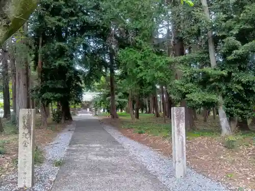 深坂神社の{uncategorized: "未分類", other: "その他", undefined: "問題あり", building: "その他建物", grave: "お墓", sacred_gate: "鳥居", guardian: "狛犬", statue: "像", buddha: "仏像", history: "歴史", nature: "自然", garden: "庭園", animal: "動物", pagoda: "塔", temizu: "手水舎", mountain_gate: "山門・神門", sanctuary: "本殿・本堂", subordinate: "末社・摂社", art: "芸術", scenery: "景色", jizo: "地蔵", ema: "絵馬", goshuin: "御朱印", omikuji: "おみくじ", items: "授与品その他", amulet: "お守り", goshuincho: "御朱印帳", eats: "食事", festival: "お祭り", votive_dance: "神楽", shichigosan: "七五三参", wedding: "結婚式", experience: "体験その他", initially: "初詣", around: "周辺", anti_infection: "感染症対策"}