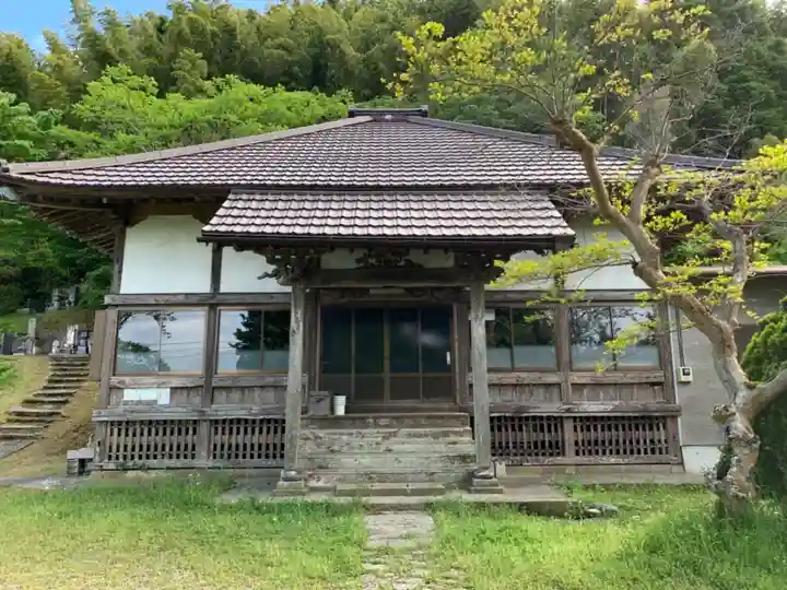 本泉寺の本殿・本堂