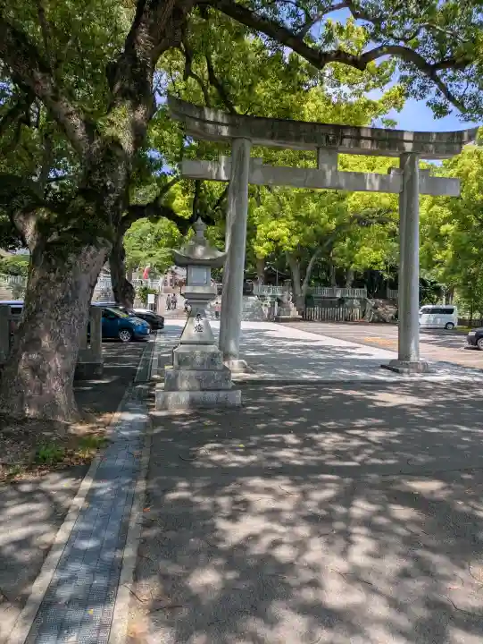 大麻比古神社の{uncategorized: "未分類", other: "その他", undefined: "問題あり", building: "その他建物", grave: "お墓", sacred_gate: "鳥居", guardian: "狛犬", statue: "像", buddha: "仏像", history: "歴史", nature: "自然", garden: "庭園", animal: "動物", pagoda: "塔", temizu: "手水舎", mountain_gate: "山門・神門", sanctuary: "本殿・本堂", subordinate: "末社・摂社", art: "芸術", scenery: "景色", jizo: "地蔵", ema: "絵馬", goshuin: "御朱印", omikuji: "おみくじ", items: "授与品その他", amulet: "お守り", goshuincho: "御朱印帳", eats: "食事", festival: "お祭り", votive_dance: "神楽", shichigosan: "七五三参", wedding: "結婚式", experience: "体験その他", initially: "初詣", around: "周辺", anti_infection: "感染症対策"}