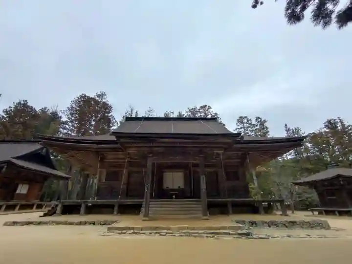 壇上伽藍の{uncategorized: "未分類", other: "その他", undefined: "問題あり", building: "その他建物", grave: "お墓", sacred_gate: "鳥居", guardian: "狛犬", statue: "像", buddha: "仏像", history: "歴史", nature: "自然", garden: "庭園", animal: "動物", pagoda: "塔", temizu: "手水舎", mountain_gate: "山門・神門", sanctuary: "本殿・本堂", subordinate: "末社・摂社", art: "芸術", scenery: "景色", jizo: "地蔵", ema: "絵馬", goshuin: "御朱印", omikuji: "おみくじ", items: "授与品その他", amulet: "お守り", goshuincho: "御朱印帳", eats: "食事", festival: "お祭り", votive_dance: "神楽", shichigosan: "七五三参", wedding: "結婚式", experience: "体験その他", initially: "初詣", around: "周辺", anti_infection: "感染症対策"}