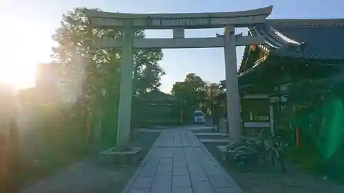 西院春日神社の鳥居