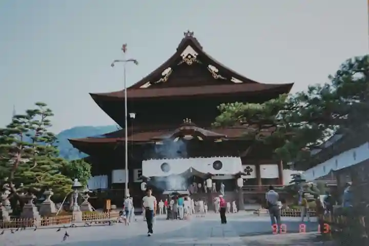 善光寺の本殿・本堂