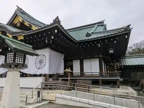 靖國神社の{uncategorized: "未分類", other: "その他", undefined: "問題あり", building: "その他建物", grave: "お墓", sacred_gate: "鳥居", guardian: "狛犬", statue: "像", buddha: "仏像", history: "歴史", nature: "自然", garden: "庭園", animal: "動物", pagoda: "塔", temizu: "手水舎", mountain_gate: "山門・神門", sanctuary: "本殿・本堂", subordinate: "末社・摂社", art: "芸術", scenery: "景色", jizo: "地蔵", ema: "絵馬", goshuin: "御朱印", omikuji: "おみくじ", items: "授与品その他", amulet: "お守り", goshuincho: "御朱印帳", eats: "食事", festival: "お祭り", votive_dance: "神楽", shichigosan: "七五三参", wedding: "結婚式", experience: "体験その他", initially: "初詣", around: "周辺", anti_infection: "感染症対策"}