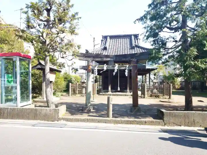 巽神社の{uncategorized: "未分類", other: "その他", undefined: "問題あり", building: "その他建物", grave: "お墓", sacred_gate: "鳥居", guardian: "狛犬", statue: "像", buddha: "仏像", history: "歴史", nature: "自然", garden: "庭園", animal: "動物", pagoda: "塔", temizu: "手水舎", mountain_gate: "山門・神門", sanctuary: "本殿・本堂", subordinate: "末社・摂社", art: "芸術", scenery: "景色", jizo: "地蔵", ema: "絵馬", goshuin: "御朱印", omikuji: "おみくじ", items: "授与品その他", amulet: "お守り", goshuincho: "御朱印帳", eats: "食事", festival: "お祭り", votive_dance: "神楽", shichigosan: "七五三参", wedding: "結婚式", experience: "体験その他", initially: "初詣", around: "周辺", anti_infection: "感染症対策"}