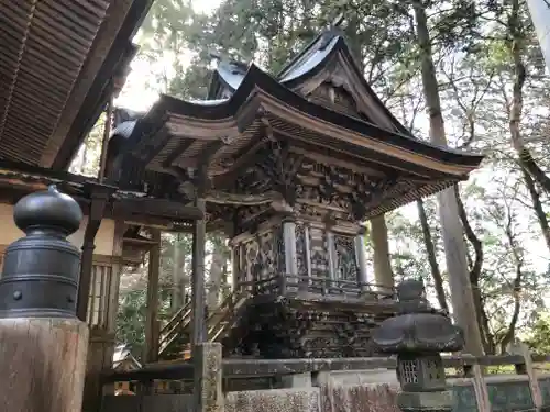 感神院木山寺の末社