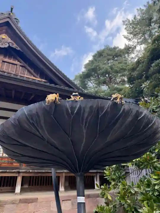 尾山神社の{uncategorized: "未分類", other: "その他", undefined: "問題あり", building: "その他建物", grave: "お墓", sacred_gate: "鳥居", guardian: "狛犬", statue: "像", buddha: "仏像", history: "歴史", nature: "自然", garden: "庭園", animal: "動物", pagoda: "塔", temizu: "手水舎", mountain_gate: "山門・神門", sanctuary: "本殿・本堂", subordinate: "末社・摂社", art: "芸術", scenery: "景色", jizo: "地蔵", ema: "絵馬", goshuin: "御朱印", omikuji: "おみくじ", items: "授与品その他", amulet: "お守り", goshuincho: "御朱印帳", eats: "食事", festival: "お祭り", votive_dance: "神楽", shichigosan: "七五三参", wedding: "結婚式", experience: "体験その他", initially: "初詣", around: "周辺", anti_infection: "感染症対策"}