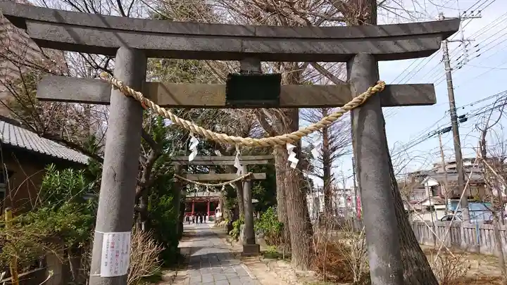 越谷香取神社の鳥居