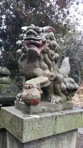 八幡春日神社の狛犬