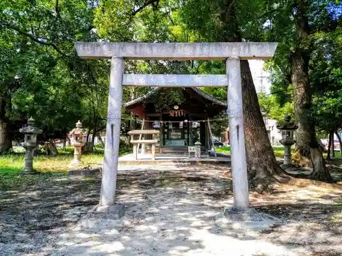 諏訪社の鳥居