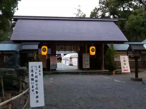 伊曽乃神社の山門・神門