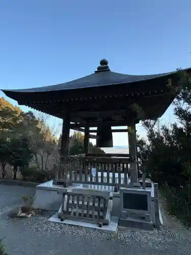 小蔵寺　白糸滝観音の{uncategorized: "未分類", other: "その他", undefined: "問題あり", building: "その他建物", grave: "お墓", sacred_gate: "鳥居", guardian: "狛犬", statue: "像", buddha: "仏像", history: "歴史", nature: "自然", garden: "庭園", animal: "動物", pagoda: "塔", temizu: "手水舎", mountain_gate: "山門・神門", sanctuary: "本殿・本堂", subordinate: "末社・摂社", art: "芸術", scenery: "景色", jizo: "地蔵", ema: "絵馬", goshuin: "御朱印", omikuji: "おみくじ", items: "授与品その他", amulet: "お守り", goshuincho: "御朱印帳", eats: "食事", festival: "お祭り", votive_dance: "神楽", shichigosan: "七五三参", wedding: "結婚式", experience: "体験その他", initially: "初詣", around: "周辺", anti_infection: "感染症対策"}