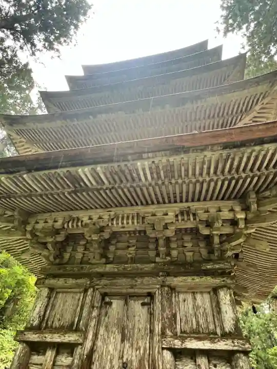 羽黒山五重塔(出羽三山神社)の{uncategorized: "未分類", other: "その他", undefined: "問題あり", building: "その他建物", grave: "お墓", sacred_gate: "鳥居", guardian: "狛犬", statue: "像", buddha: "仏像", history: "歴史", nature: "自然", garden: "庭園", animal: "動物", pagoda: "塔", temizu: "手水舎", mountain_gate: "山門・神門", sanctuary: "本殿・本堂", subordinate: "末社・摂社", art: "芸術", scenery: "景色", jizo: "地蔵", ema: "絵馬", goshuin: "御朱印", omikuji: "おみくじ", items: "授与品その他", amulet: "お守り", goshuincho: "御朱印帳", eats: "食事", festival: "お祭り", votive_dance: "神楽", shichigosan: "七五三参", wedding: "結婚式", experience: "体験その他", initially: "初詣", around: "周辺", anti_infection: "感染症対策"}