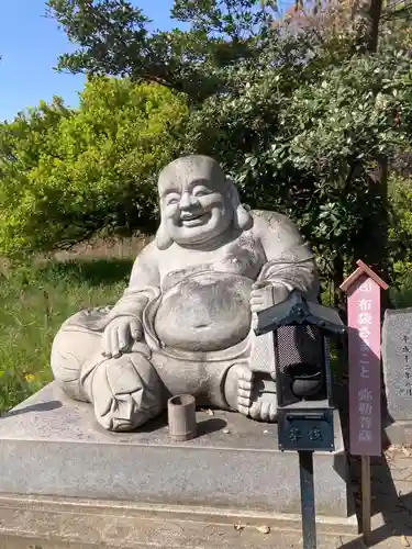 屏風ヶ浦　海岸寺/　御盥山不動坊の像