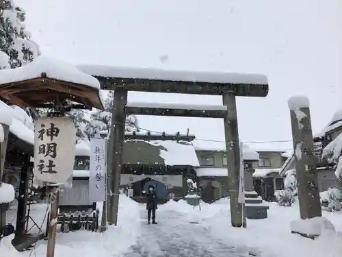 神明社の鳥居