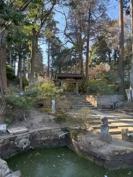 浄智寺の{uncategorized: "未分類", other: "その他", undefined: "問題あり", building: "その他建物", grave: "お墓", sacred_gate: "鳥居", guardian: "狛犬", statue: "像", buddha: "仏像", history: "歴史", nature: "自然", garden: "庭園", animal: "動物", pagoda: "塔", temizu: "手水舎", mountain_gate: "山門・神門", sanctuary: "本殿・本堂", subordinate: "末社・摂社", art: "芸術", scenery: "景色", jizo: "地蔵", ema: "絵馬", goshuin: "御朱印", omikuji: "おみくじ", items: "授与品その他", amulet: "お守り", goshuincho: "御朱印帳", eats: "食事", festival: "お祭り", votive_dance: "神楽", shichigosan: "七五三参", wedding: "結婚式", experience: "体験その他", initially: "初詣", around: "周辺", anti_infection: "感染症対策"}