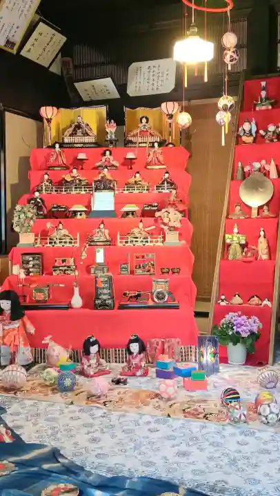 五所駒瀧神社の{uncategorized: "未分類", other: "その他", undefined: "問題あり", building: "その他建物", grave: "お墓", sacred_gate: "鳥居", guardian: "狛犬", statue: "像", buddha: "仏像", history: "歴史", nature: "自然", garden: "庭園", animal: "動物", pagoda: "塔", temizu: "手水舎", mountain_gate: "山門・神門", sanctuary: "本殿・本堂", subordinate: "末社・摂社", art: "芸術", scenery: "景色", jizo: "地蔵", ema: "絵馬", goshuin: "御朱印", omikuji: "おみくじ", items: "授与品その他", amulet: "お守り", goshuincho: "御朱印帳", eats: "食事", festival: "お祭り", votive_dance: "神楽", shichigosan: "七五三参", wedding: "結婚式", experience: "体験その他", initially: "初詣", around: "周辺", anti_infection: "感染症対策"}