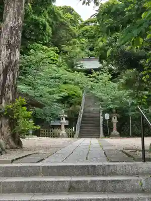 甘縄神明神社（甘縄神明宮）の{uncategorized: "未分類", other: "その他", undefined: "問題あり", building: "その他建物", grave: "お墓", sacred_gate: "鳥居", guardian: "狛犬", statue: "像", buddha: "仏像", history: "歴史", nature: "自然", garden: "庭園", animal: "動物", pagoda: "塔", temizu: "手水舎", mountain_gate: "山門・神門", sanctuary: "本殿・本堂", subordinate: "末社・摂社", art: "芸術", scenery: "景色", jizo: "地蔵", ema: "絵馬", goshuin: "御朱印", omikuji: "おみくじ", items: "授与品その他", amulet: "お守り", goshuincho: "御朱印帳", eats: "食事", festival: "お祭り", votive_dance: "神楽", shichigosan: "七五三参", wedding: "結婚式", experience: "体験その他", initially: "初詣", around: "周辺", anti_infection: "感染症対策"}