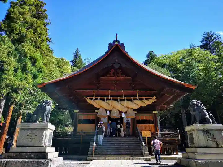 諏訪大社下社秋宮の本殿・本堂