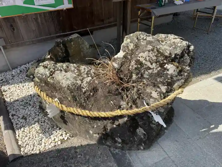 粉河産土神社(たのもしの宮)の{uncategorized: "未分類", other: "その他", undefined: "問題あり", building: "その他建物", grave: "お墓", sacred_gate: "鳥居", guardian: "狛犬", statue: "像", buddha: "仏像", history: "歴史", nature: "自然", garden: "庭園", animal: "動物", pagoda: "塔", temizu: "手水舎", mountain_gate: "山門・神門", sanctuary: "本殿・本堂", subordinate: "末社・摂社", art: "芸術", scenery: "景色", jizo: "地蔵", ema: "絵馬", goshuin: "御朱印", omikuji: "おみくじ", items: "授与品その他", amulet: "お守り", goshuincho: "御朱印帳", eats: "食事", festival: "お祭り", votive_dance: "神楽", shichigosan: "七五三参", wedding: "結婚式", experience: "体験その他", initially: "初詣", around: "周辺", anti_infection: "感染症対策"}