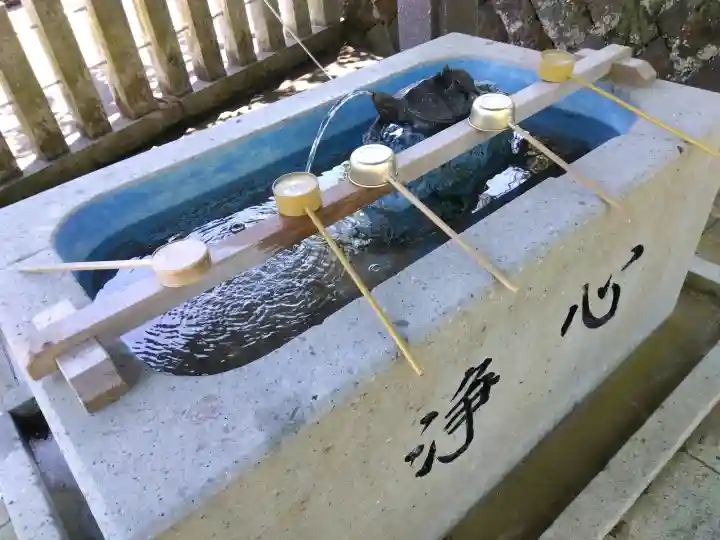 熊野神社の{uncategorized: "未分類", other: "その他", undefined: "問題あり", building: "その他建物", grave: "お墓", sacred_gate: "鳥居", guardian: "狛犬", statue: "像", buddha: "仏像", history: "歴史", nature: "自然", garden: "庭園", animal: "動物", pagoda: "塔", temizu: "手水舎", mountain_gate: "山門・神門", sanctuary: "本殿・本堂", subordinate: "末社・摂社", art: "芸術", scenery: "景色", jizo: "地蔵", ema: "絵馬", goshuin: "御朱印", omikuji: "おみくじ", items: "授与品その他", amulet: "お守り", goshuincho: "御朱印帳", eats: "食事", festival: "お祭り", votive_dance: "神楽", shichigosan: "七五三参", wedding: "結婚式", experience: "体験その他", initially: "初詣", around: "周辺", anti_infection: "感染症対策"}