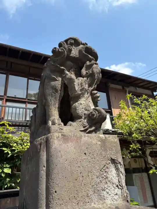 高円寺天祖神社の{uncategorized: "未分類", other: "その他", undefined: "問題あり", building: "その他建物", grave: "お墓", sacred_gate: "鳥居", guardian: "狛犬", statue: "像", buddha: "仏像", history: "歴史", nature: "自然", garden: "庭園", animal: "動物", pagoda: "塔", temizu: "手水舎", mountain_gate: "山門・神門", sanctuary: "本殿・本堂", subordinate: "末社・摂社", art: "芸術", scenery: "景色", jizo: "地蔵", ema: "絵馬", goshuin: "御朱印", omikuji: "おみくじ", items: "授与品その他", amulet: "お守り", goshuincho: "御朱印帳", eats: "食事", festival: "お祭り", votive_dance: "神楽", shichigosan: "七五三参", wedding: "結婚式", experience: "体験その他", initially: "初詣", around: "周辺", anti_infection: "感染症対策"}
