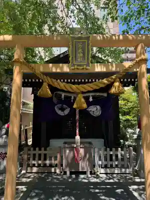 茶ノ木神社の{uncategorized: "未分類", other: "その他", undefined: "問題あり", building: "その他建物", grave: "お墓", sacred_gate: "鳥居", guardian: "狛犬", statue: "像", buddha: "仏像", history: "歴史", nature: "自然", garden: "庭園", animal: "動物", pagoda: "塔", temizu: "手水舎", mountain_gate: "山門・神門", sanctuary: "本殿・本堂", subordinate: "末社・摂社", art: "芸術", scenery: "景色", jizo: "地蔵", ema: "絵馬", goshuin: "御朱印", omikuji: "おみくじ", items: "授与品その他", amulet: "お守り", goshuincho: "御朱印帳", eats: "食事", festival: "お祭り", votive_dance: "神楽", shichigosan: "七五三参", wedding: "結婚式", experience: "体験その他", initially: "初詣", around: "周辺", anti_infection: "感染症対策"}