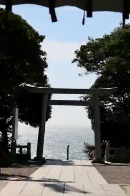 大洗磯前神社の{uncategorized: "未分類", other: "その他", undefined: "問題あり", building: "その他建物", grave: "お墓", sacred_gate: "鳥居", guardian: "狛犬", statue: "像", buddha: "仏像", history: "歴史", nature: "自然", garden: "庭園", animal: "動物", pagoda: "塔", temizu: "手水舎", mountain_gate: "山門・神門", sanctuary: "本殿・本堂", subordinate: "末社・摂社", art: "芸術", scenery: "景色", jizo: "地蔵", ema: "絵馬", goshuin: "御朱印", omikuji: "おみくじ", items: "授与品その他", amulet: "お守り", goshuincho: "御朱印帳", eats: "食事", festival: "お祭り", votive_dance: "神楽", shichigosan: "七五三参", wedding: "結婚式", experience: "体験その他", initially: "初詣", around: "周辺", anti_infection: "感染症対策"}