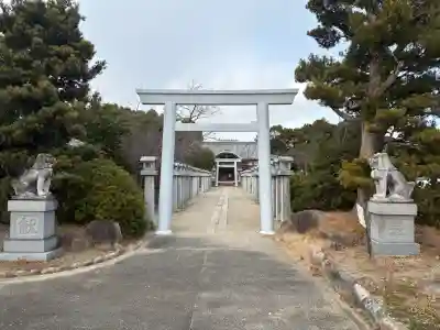 比佐豆知神社の{uncategorized: "未分類", other: "その他", undefined: "問題あり", building: "その他建物", grave: "お墓", sacred_gate: "鳥居", guardian: "狛犬", statue: "像", buddha: "仏像", history: "歴史", nature: "自然", garden: "庭園", animal: "動物", pagoda: "塔", temizu: "手水舎", mountain_gate: "山門・神門", sanctuary: "本殿・本堂", subordinate: "末社・摂社", art: "芸術", scenery: "景色", jizo: "地蔵", ema: "絵馬", goshuin: "御朱印", omikuji: "おみくじ", items: "授与品その他", amulet: "お守り", goshuincho: "御朱印帳", eats: "食事", festival: "お祭り", votive_dance: "神楽", shichigosan: "七五三参", wedding: "結婚式", experience: "体験その他", initially: "初詣", around: "周辺", anti_infection: "感染症対策"}
