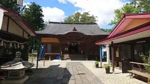 八幡秋田神社の本殿