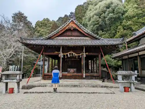 曽野稲荷神社の本殿