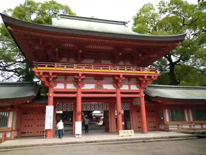 武蔵一宮氷川神社の山門・神門