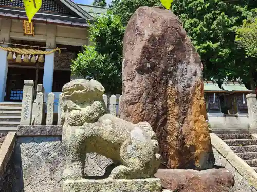 春川神社の狛犬