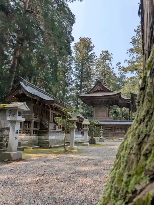 伊和神社の{uncategorized: "未分類", other: "その他", undefined: "問題あり", building: "その他建物", grave: "お墓", sacred_gate: "鳥居", guardian: "狛犬", statue: "像", buddha: "仏像", history: "歴史", nature: "自然", garden: "庭園", animal: "動物", pagoda: "塔", temizu: "手水舎", mountain_gate: "山門・神門", sanctuary: "本殿・本堂", subordinate: "末社・摂社", art: "芸術", scenery: "景色", jizo: "地蔵", ema: "絵馬", goshuin: "御朱印", omikuji: "おみくじ", items: "授与品その他", amulet: "お守り", goshuincho: "御朱印帳", eats: "食事", festival: "お祭り", votive_dance: "神楽", shichigosan: "七五三参", wedding: "結婚式", experience: "体験その他", initially: "初詣", around: "周辺", anti_infection: "感染症対策"}