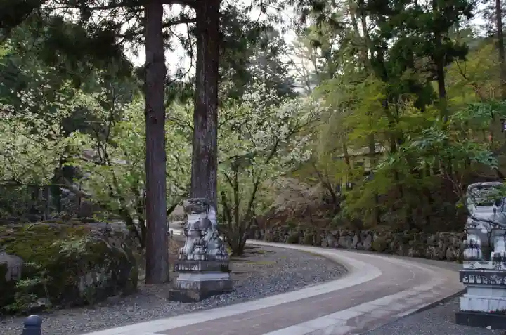 身延山 祖廟拝殿のその他建物