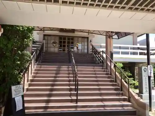 護国寺の本殿・本堂