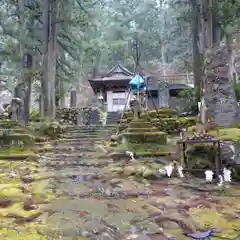 八海山尊神社の建物その他