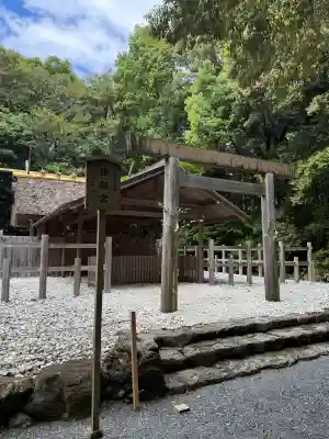 倭姫宮（皇大神宮別宮）の{uncategorized: "未分類", other: "その他", undefined: "問題あり", building: "その他建物", grave: "お墓", sacred_gate: "鳥居", guardian: "狛犬", statue: "像", buddha: "仏像", history: "歴史", nature: "自然", garden: "庭園", animal: "動物", pagoda: "塔", temizu: "手水舎", mountain_gate: "山門・神門", sanctuary: "本殿・本堂", subordinate: "末社・摂社", art: "芸術", scenery: "景色", jizo: "地蔵", ema: "絵馬", goshuin: "御朱印", omikuji: "おみくじ", items: "授与品その他", amulet: "お守り", goshuincho: "御朱印帳", eats: "食事", festival: "お祭り", votive_dance: "神楽", shichigosan: "七五三参", wedding: "結婚式", experience: "体験その他", initially: "初詣", around: "周辺", anti_infection: "感染症対策"}