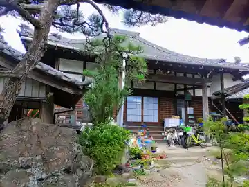 弘誓寺の本殿・本堂