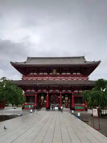 浅草寺の山門