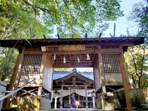 王宮伊豆神社の山門