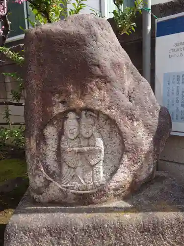 天沼熊野神社の像