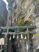 阿賀神社の{uncategorized: "未分類", other: "その他", undefined: "問題あり", building: "その他建物", grave: "お墓", sacred_gate: "鳥居", guardian: "狛犬", statue: "像", buddha: "仏像", history: "歴史", nature: "自然", garden: "庭園", animal: "動物", pagoda: "塔", temizu: "手水舎", mountain_gate: "山門・神門", sanctuary: "本殿・本堂", subordinate: "末社・摂社", art: "芸術", scenery: "景色", jizo: "地蔵", ema: "絵馬", goshuin: "御朱印", omikuji: "おみくじ", items: "授与品その他", amulet: "お守り", goshuincho: "御朱印帳", eats: "食事", festival: "お祭り", votive_dance: "神楽", shichigosan: "七五三参", wedding: "結婚式", experience: "体験その他", initially: "初詣", around: "周辺", anti_infection: "感染症対策"}