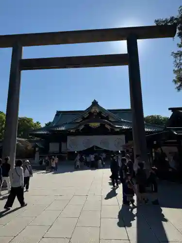 靖國神社の{uncategorized: "未分類", other: "その他", undefined: "問題あり", building: "その他建物", grave: "お墓", sacred_gate: "鳥居", guardian: "狛犬", statue: "像", buddha: "仏像", history: "歴史", nature: "自然", garden: "庭園", animal: "動物", pagoda: "塔", temizu: "手水舎", mountain_gate: "山門・神門", sanctuary: "本殿・本堂", subordinate: "末社・摂社", art: "芸術", scenery: "景色", jizo: "地蔵", ema: "絵馬", goshuin: "御朱印", omikuji: "おみくじ", items: "授与品その他", amulet: "お守り", goshuincho: "御朱印帳", eats: "食事", festival: "お祭り", votive_dance: "神楽", shichigosan: "七五三参", wedding: "結婚式", experience: "体験その他", initially: "初詣", around: "周辺", anti_infection: "感染症対策"}