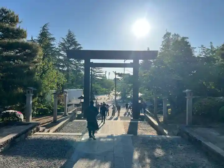 開成山大神宮の{uncategorized: "未分類", other: "その他", undefined: "問題あり", building: "その他建物", grave: "お墓", sacred_gate: "鳥居", guardian: "狛犬", statue: "像", buddha: "仏像", history: "歴史", nature: "自然", garden: "庭園", animal: "動物", pagoda: "塔", temizu: "手水舎", mountain_gate: "山門・神門", sanctuary: "本殿・本堂", subordinate: "末社・摂社", art: "芸術", scenery: "景色", jizo: "地蔵", ema: "絵馬", goshuin: "御朱印", omikuji: "おみくじ", items: "授与品その他", amulet: "お守り", goshuincho: "御朱印帳", eats: "食事", festival: "お祭り", votive_dance: "神楽", shichigosan: "七五三参", wedding: "結婚式", experience: "体験その他", initially: "初詣", around: "周辺", anti_infection: "感染症対策"}