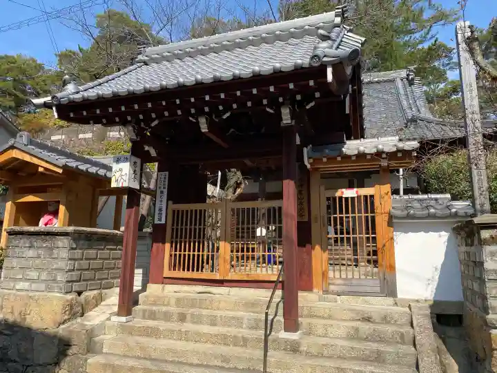 存光寺の{uncategorized: "未分類", other: "その他", undefined: "問題あり", building: "その他建物", grave: "お墓", sacred_gate: "鳥居", guardian: "狛犬", statue: "像", buddha: "仏像", history: "歴史", nature: "自然", garden: "庭園", animal: "動物", pagoda: "塔", temizu: "手水舎", mountain_gate: "山門・神門", sanctuary: "本殿・本堂", subordinate: "末社・摂社", art: "芸術", scenery: "景色", jizo: "地蔵", ema: "絵馬", goshuin: "御朱印", omikuji: "おみくじ", items: "授与品その他", amulet: "お守り", goshuincho: "御朱印帳", eats: "食事", festival: "お祭り", votive_dance: "神楽", shichigosan: "七五三参", wedding: "結婚式", experience: "体験その他", initially: "初詣", around: "周辺", anti_infection: "感染症対策"}
